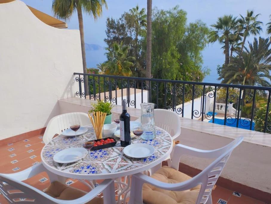 Beautiful 2 Bedroom In Calle Carabeo, Nerja Eksteriør billede