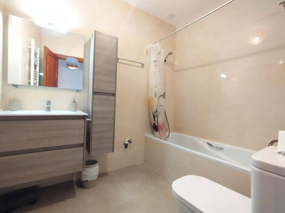 Beautiful 2 Bedroom In Calle Carabeo, Nerja Eksteriør billede