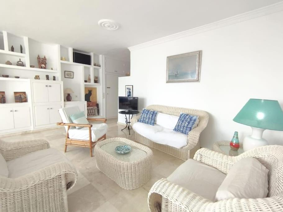 Beautiful 2 Bedroom In Calle Carabeo, Nerja Eksteriør billede
